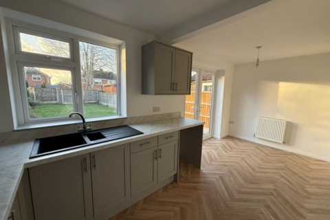 3 bedroom house to rent, Oldfield Crescent, Chester, CH4