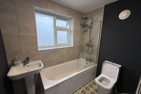 3 bedroom house to rent, Oldfield Crescent, Chester, CH4