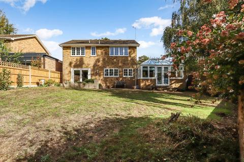 4 bedroom detached house for sale, Longhope Drive, Farnham, GU10