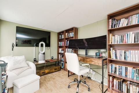 3 bedroom semi-detached house for sale, Kent View, Aveley, South Ockendon, Essex, RM15
