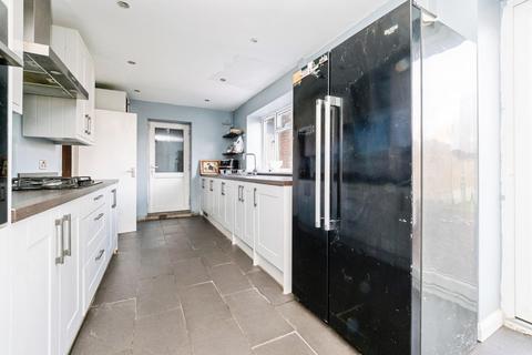 3 bedroom semi-detached house for sale, Kent View, Aveley, South Ockendon, Essex, RM15
