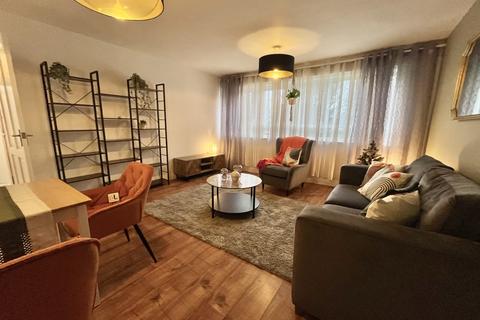 2 bedroom apartment to rent, Elm Close, NOTTINGHAM