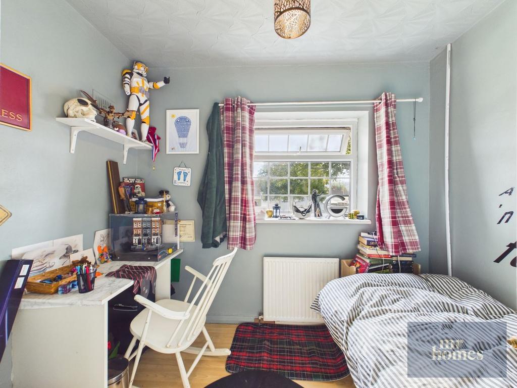 House in Cardiff, Caerau - More