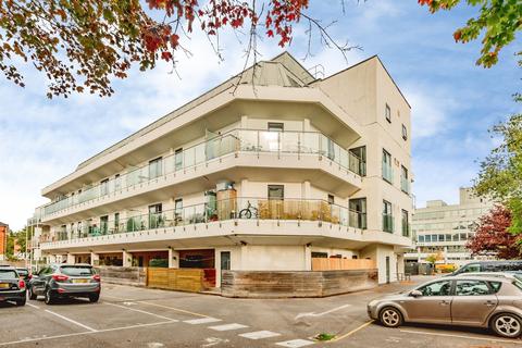 2 bedroom flat for sale, Russell Way, Crawley