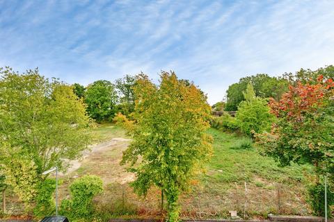 2 bedroom flat for sale, Russell Way, Crawley