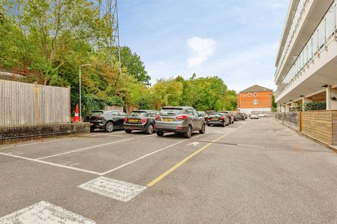 2 bedroom flat for sale, Russell Way, Crawley
