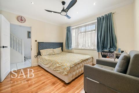 6 bedroom end of terrace house for sale, Allenby Road, Southall, UB1