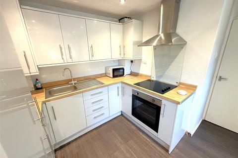 3 bedroom flat to rent, Skegness Walk, Corby NN18