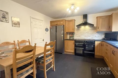 4 bedroom house for sale, Jackets Close, Knighton