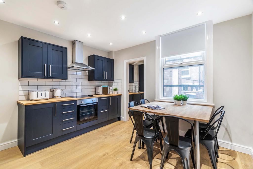 House in Leeds - View 2