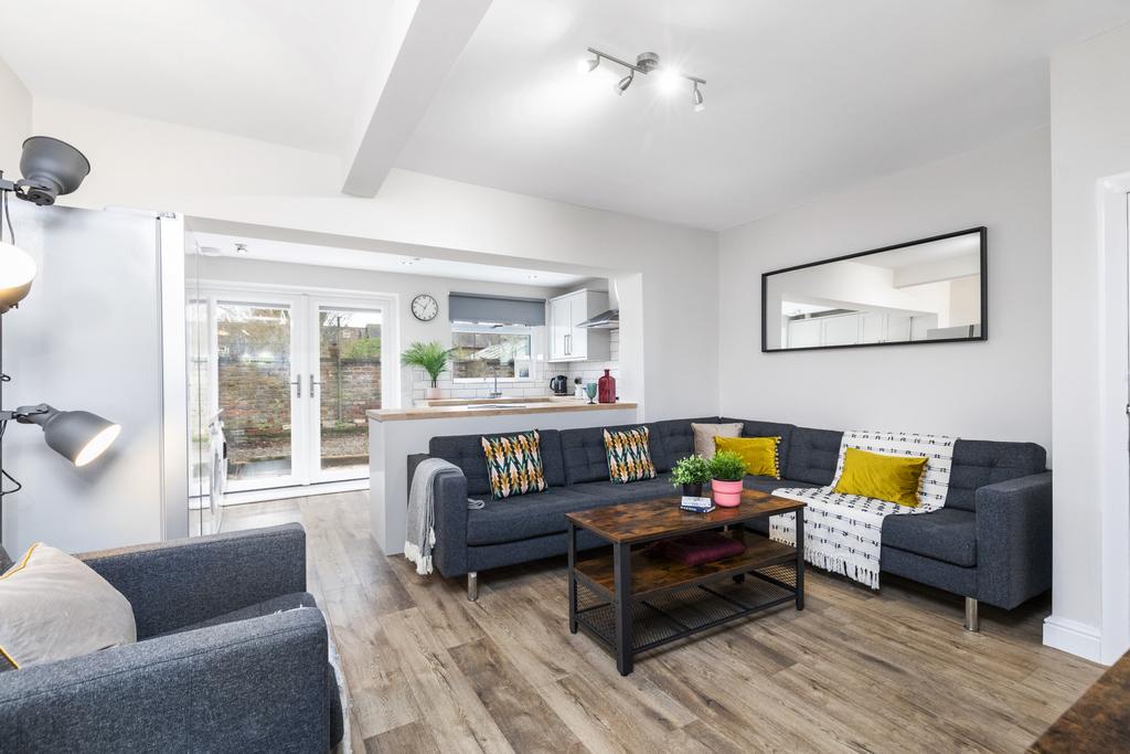 House in Leeds - View 2
