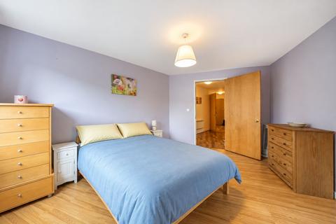 2 bedroom flat for sale, Yeoman Street, London, SE8
