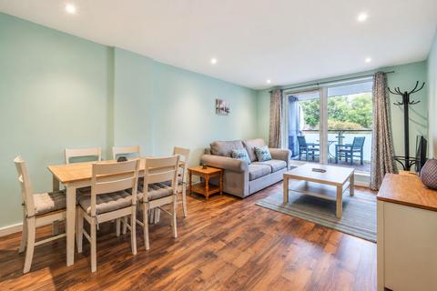 2 bedroom flat for sale, Yeoman Street, London, SE8