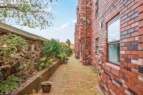 2 bedroom apartment for sale, Roft Street, Oswestry, SY11.
