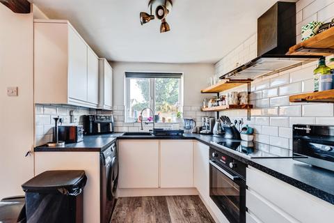 2 bedroom end of terrace house for sale, Sherbourne Road, Witney