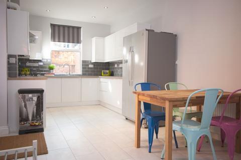 1 bedroom semi-detached house to rent, Rolleston Drive, Nottingham, NG7