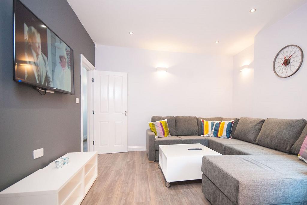 House in Nottingham - View 5