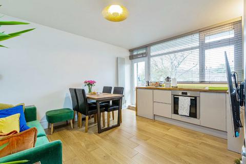 2 bedroom apartment for sale, Fordyce House, Furzedown, SW16