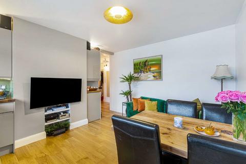 2 bedroom apartment for sale, Fordyce House, Furzedown, SW16