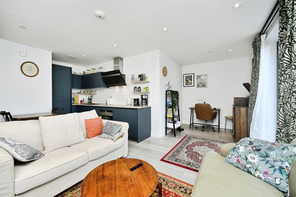 Apartment in Brighton - View 3