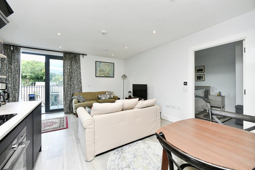 Apartment in Brighton - View 4