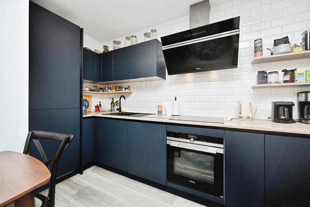 Apartment in Brighton - View 5