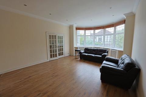 4 bedroom detached house for sale, Lake View, Edgware HA8