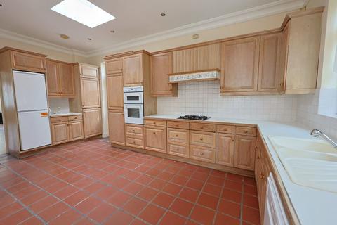 4 bedroom detached house for sale, Lake View, Edgware HA8