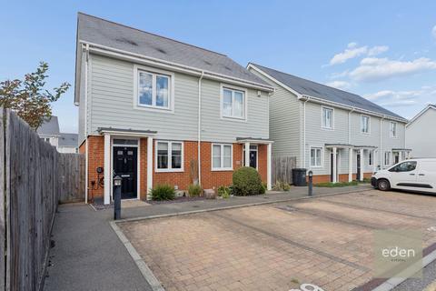 2 bedroom semi-detached house for sale, Ashfield Close, Snodland, ME6
