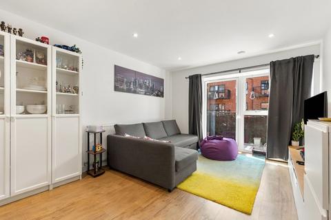2 bedroom flat for sale, Bennett Court, Pitcher Lane, Ashford, TW15