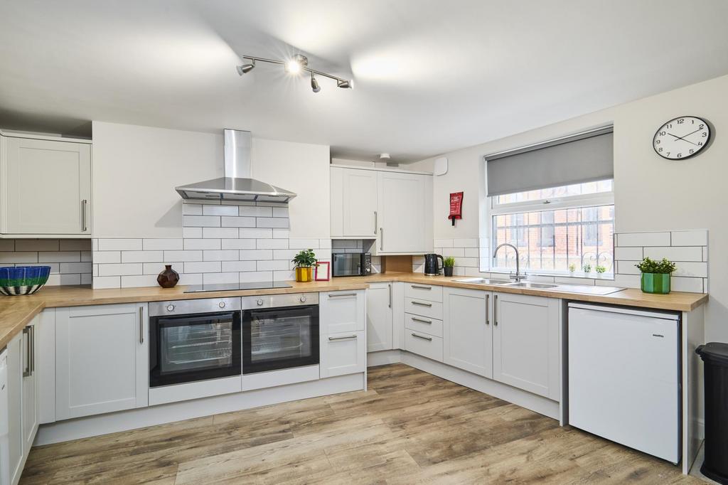 House in Leeds - View 5