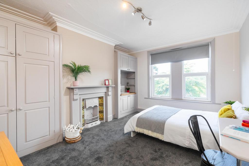 House in Leeds - View 2