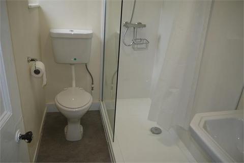 2 bedroom house to rent, Mill Hill Road, Market Harborough