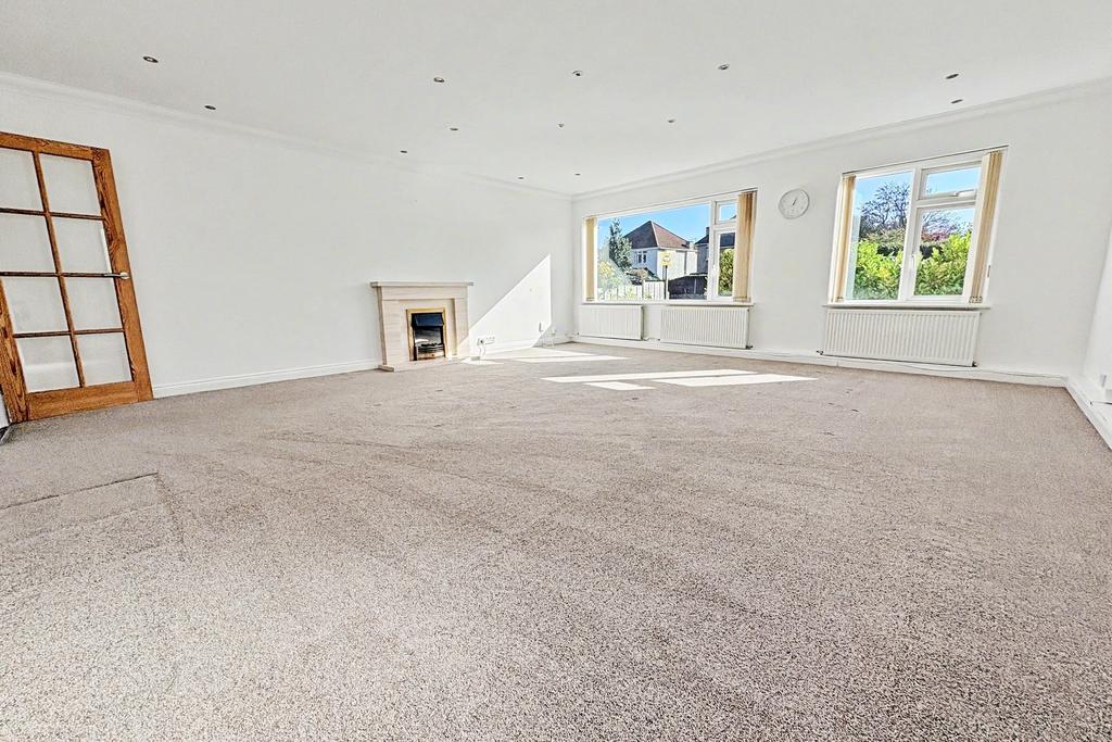 Apartment in Bournemouth - View 3