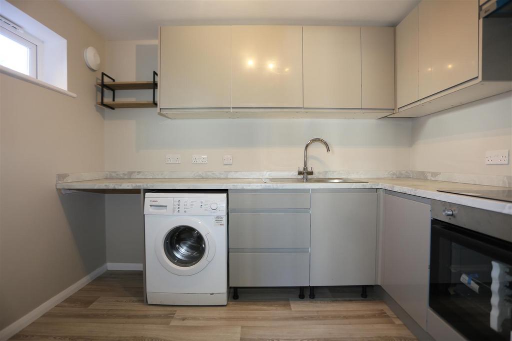 Apartment in Brighton, Queen's Park - View 3