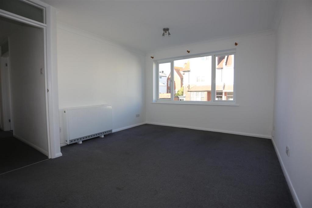 Apartment in Brighton, Queen's Park - View 5