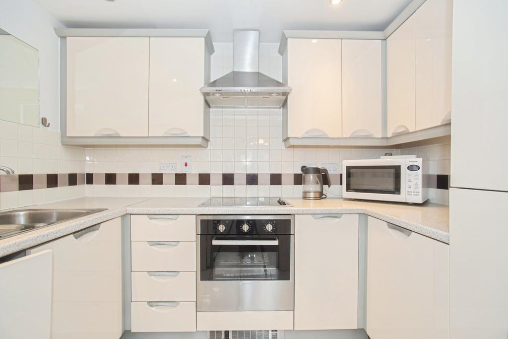 Apartment in Salford, Greater Manchester - View 5