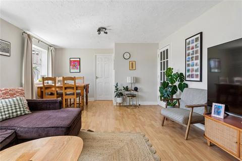 2 bedroom apartment for sale, Massingberd Way, London SW17