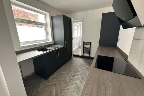 2 bedroom cottage to rent, Rutland Street, Sunderland