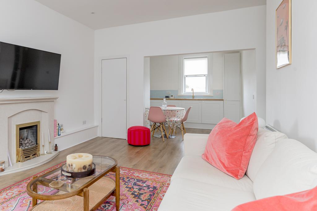 Apartment in Edinburgh - View 3