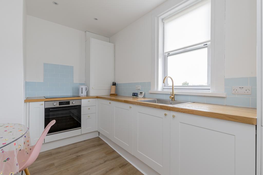 Apartment in Edinburgh - View 5
