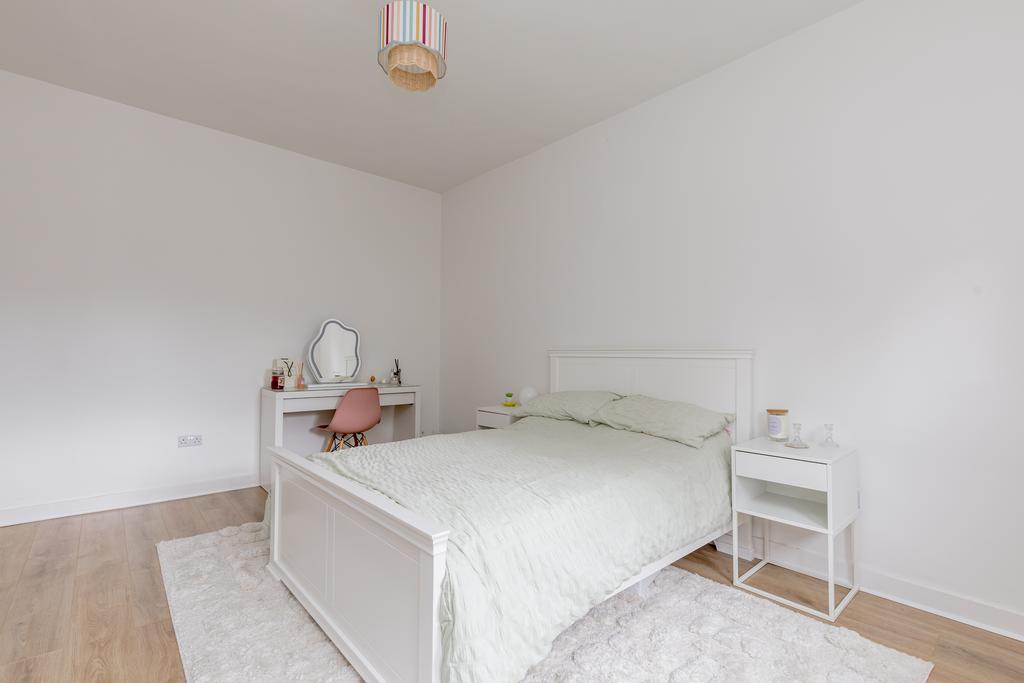 Apartment in Edinburgh - More