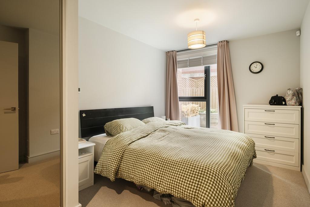 Apartment in Bristol - View 3