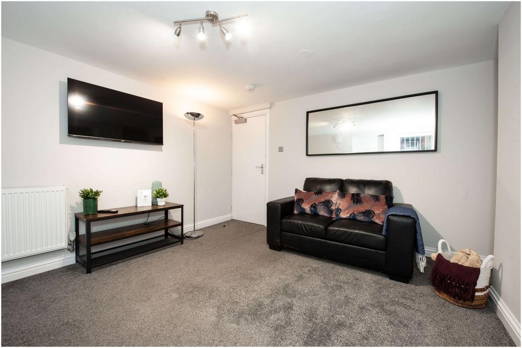 House in Leeds - View 2