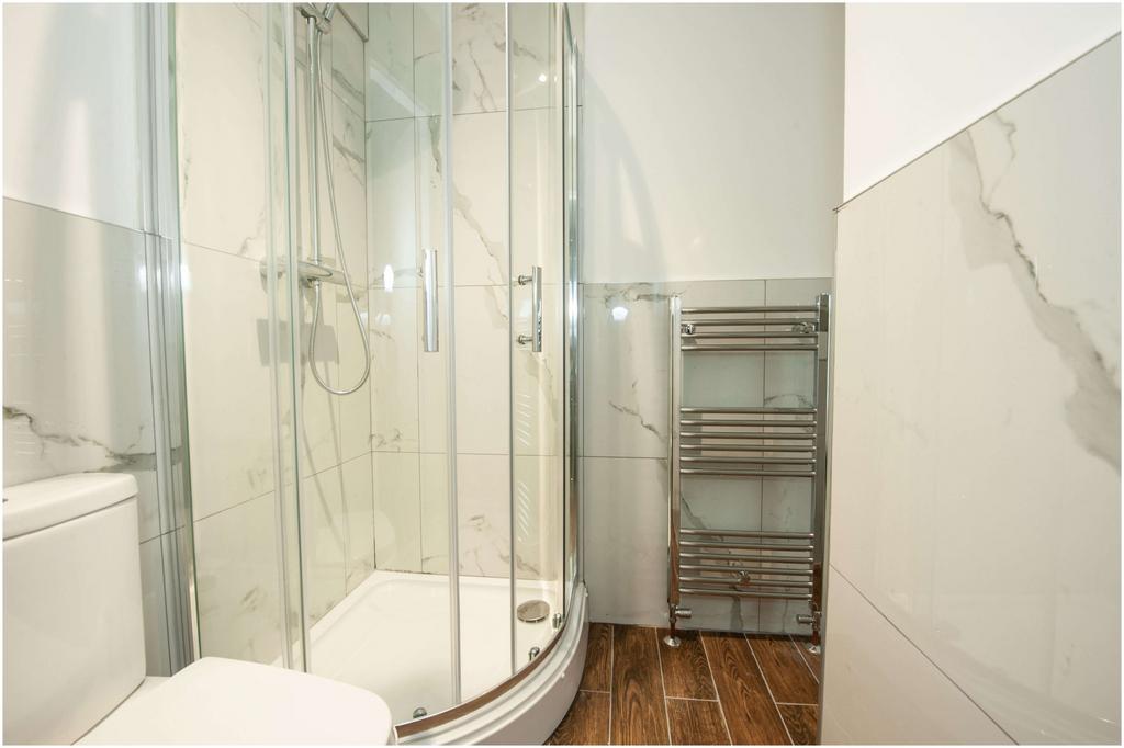 House in Leeds - View 5