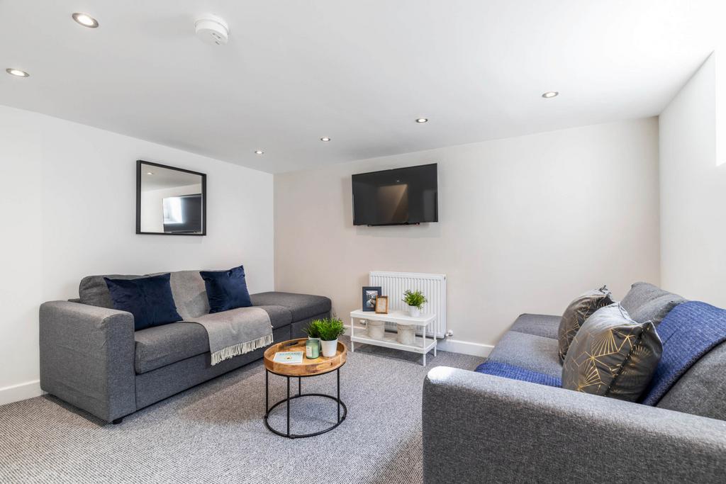 House in Leeds - View 5