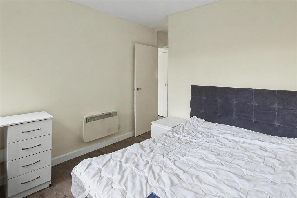 House in Beeston - View 3