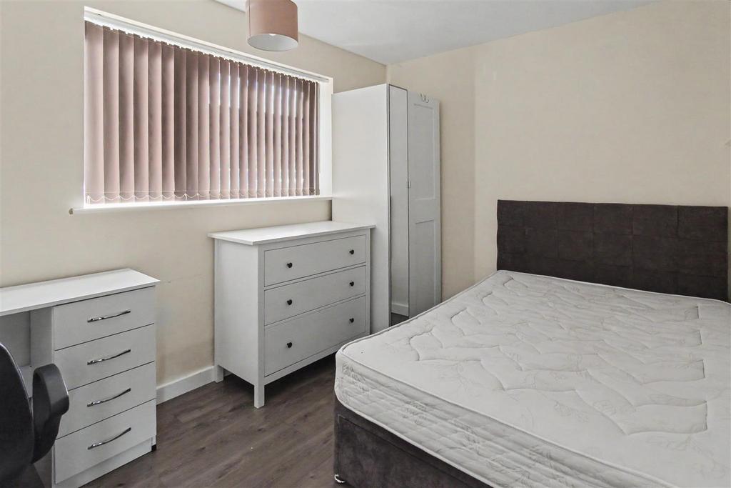 House in Beeston - View 4