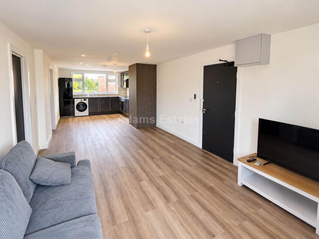 Apartment in Reading - View 3