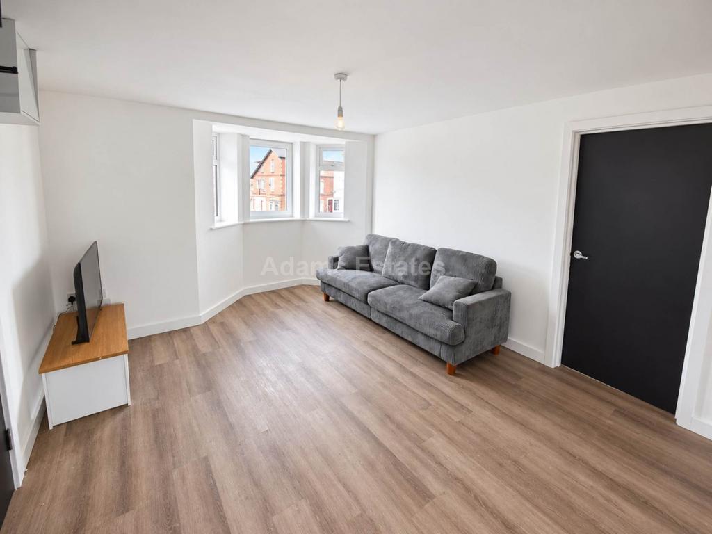 Apartment in Reading - View 4